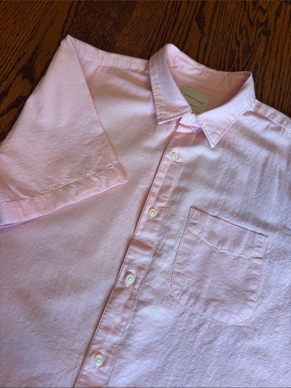 AMERICAN EAGLE OUTFITTERS- Light Pink SS Button-Down Shirt (M-118)